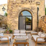 Rustic Gozo With Private Pool * 休吉让
