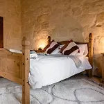 Rustic Gozo With Private Pool * 休吉让