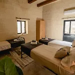 Rustic Gozo With Private Pool 休吉让