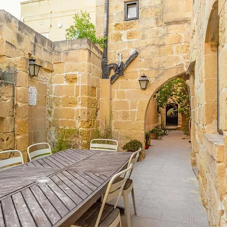 Villa Rustic Gozo With Private Pool & Garage *