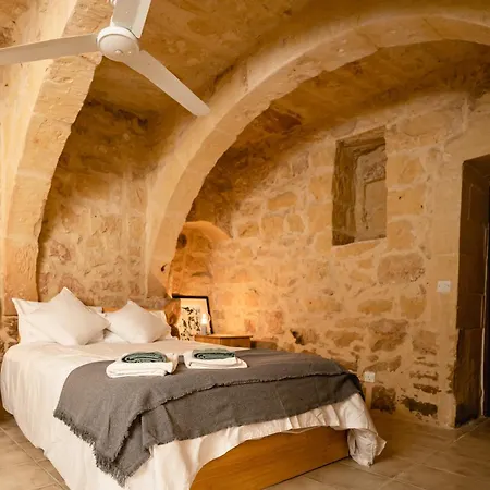 Rustic Gozo With Private Pool & Garage *