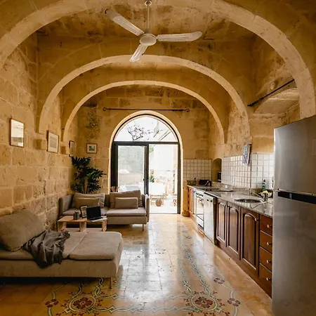 Villa Rustic Gozo With Private Pool & Garage *