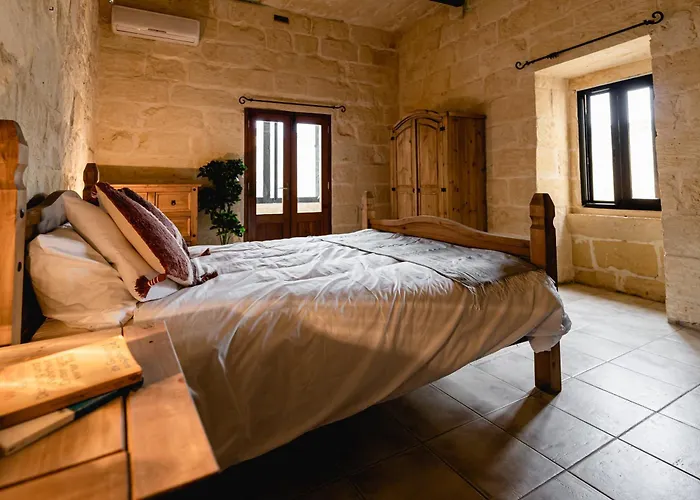 Rustic Gozo With Private Pool וילה Xewkija